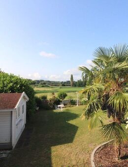 Bungalow mit Walmdach in exklusiver Lage - Römerberg