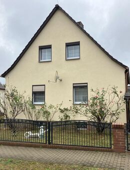 *RESERVIERT* Freistehendes Einfamilienhaus mit Garten und Garage in ruhiger Lage direkt in Jessen - Jessen (Elster)