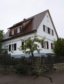 Durchsaniertes 1-2 Fam. Haus in der Kreuzäckersiedlung mit Doppelgarage - Schwäbisch Hall