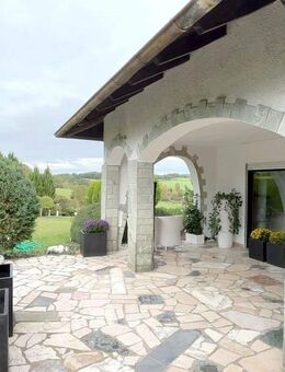 Wohnen wie im Urlaub – jeden Tag! Mediterrane Eleganz in exponierter Lage - Fränkisch-Crumbach