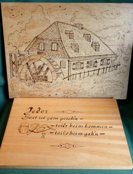 2 rustikale Wandtafeln mit Brandmalerei- Motiven auf Holz - Niederfischbach