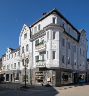 VERMIETUNG: Großzügige, Helle 4-Zimmer-Wohnung in Rehau, nahe Bahnhof.