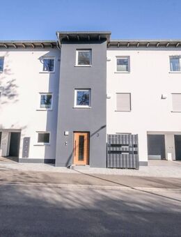 3-Zi.-EG-Whg. mit Terrasse, EBK, FBHZ, Garage und Pkw-Stellplatz - Höchstadt (Aisch)