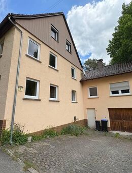 Sofort beziehbares, einseitig angebautes Wohnhaus mit Garage in angenehmer Wohnlage - Fichtenau
