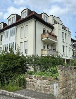 Preußisches Viertel: Helle 4-Zimmer Wohnung im ersten Obergeschoss mit Balkon und Lift - Dresden