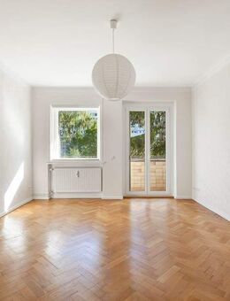Modernisierte 3,5-Zimmer-Wohnung mit Balkon und Ausblick ins Grüne - Berlin