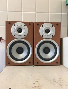 JVC Lautsprecherboxen - Modell SP-UXB70. ***Hifi Boxen Regalboxen JVC Lautsprecherboxen, Modell SP-UXB70. - Dübendorf