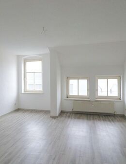 Charmante DG-Wohnung in guter Lage von Döbeln - Döbeln