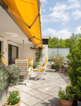 sonnige 3,5 Zimmer Dachterrassenwohnung mit Blick ins Grüne - Pöcking