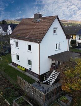 Sehr gepflegtes 1-2 Familienhaus in beliebter Lage von Kassel-Oberzwehren - Kassel