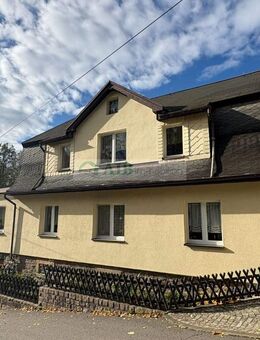 Teilsaniertes Einfamilienhaus mit Garage und großem Garten +++Bezugsfertig+++ - Pockau