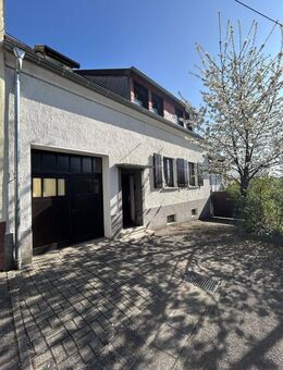 Familienidyll: großzügiges einseitig angebautes Einfamilienhaus in Ensheim zu verkaufen - Saarbrücken