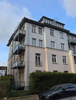 Sonn. 2-RW mit großem Südbalkon und offener Küche in Dresden -Löbtau - Dresden