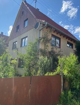 Liebevoll saniertes Bauernhaus mit Blick ins Grüne und Scheunenteil - Rosenfeld