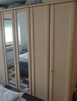 Kleiderschrank - Bühl