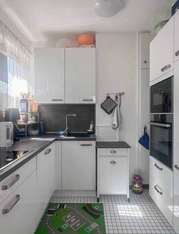 Charmante 2-Zimmer-Eigentumswohnung mit großer Dachterrasse und Denkmalschutz in Mülheim - Köln