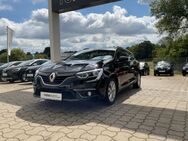 Renault Megane, Grandtour Limited dCi 115, Jahr 2019 - Bornhöved