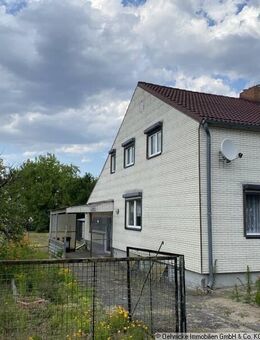 Doppelhaushälfte in äußerst attraktiver Lage mit großem Grundstück in Schöneiche - Sanierungsobjekt - Schöneiche (Berlin)