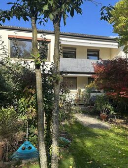 Großzügiges Zwei-Familien-Mittelhaus mit schönem Gartengrundstück in Kirchheim/Teck - Kirchheim (Teck)