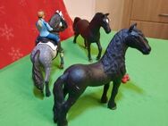 3 Pferde von Schleich mit Reiterin - Bernau (Berlin)