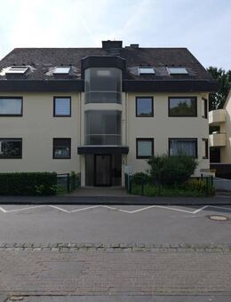 Wohnen in Bestlage - großzügige 2-Zimmer-Wohnung mit Balkon und Tiefgarage in Bonn-Gronau - Bonn