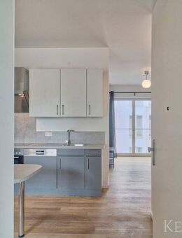 Modernes Studio mit Dachterrasse in Townhouse in Mitte - Berlin