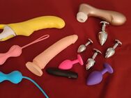 Verschiedene Sex Spielzeuge und fetisch Zubehör - Hardheim