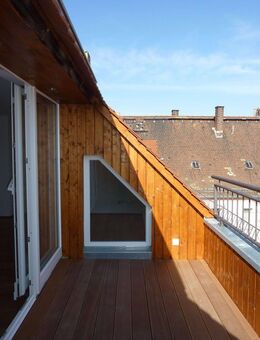 Charmante Dachgeschosswohnung - 2 Zimmer mit sonniger Loggia - hochwertige Sanierung 2010! - Leipzig