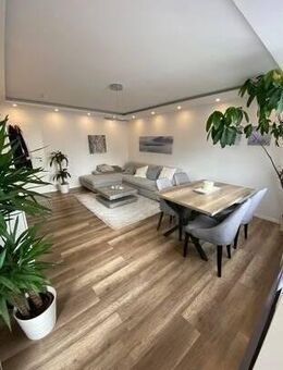 Schöne 3 Zimmer Eigentumswohnung in Leonberg - Leonberg (Baden-Württemberg)