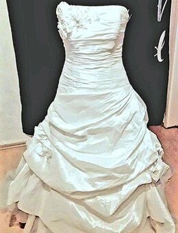 Brautkleid Gr M in Ivory mit Schleppe - Hannover