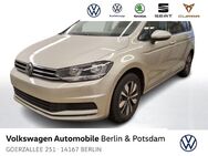 VW Touran, 1.5 TSI Move, Jahr 2024 - Berlin