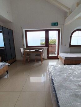 Monteurhaus in Aalen mit 21 Zimmern, 54 Betten, voll möbliert. Freudenhaus, Swingerclub, Casino - Aalen