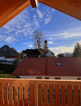 Neubau 3-Zimmer-Dachgeschoss- Wohnung mit Balkon - Bichl