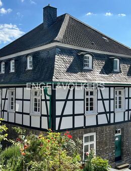 Leben, wo Geschichte spürbar wird ! 3-Zimmer-Wohnung mit Balkon mitten in Mettmann - Mettmann