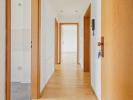 Stolpen: Edle 3-R-W bietet 71m2 Wohnfläche, Balkon mit weitem Feldblick & Stellplatz vorm Haus! - Stolpen