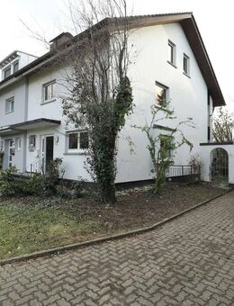 Ihr neues Zuhause in Wyhlen: Doppelhaushälfte mit großem Garten und Garage in sehr guter Lage! - Grenzach-Wyhlen