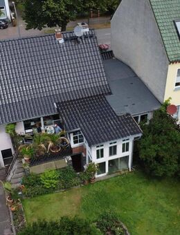 Mehrgenerationenhaus mit Gewerbeeinheit und Garage in Havelnähe - Rathenow