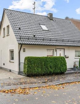 Stilvolles Einfamilienhaus mit moderner Wellness-Sauna und großzügigem Garten- und Spielparadies - Geislingen (Steige)