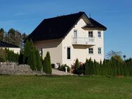 Einfamilienhaus mit Einliegerwohnung und Doppelgarage in Kalenborn - Kalenborn (Landkreis Ahrweiler)