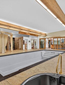 Luxus pur: Villa mit Indoor-Schwimmbad, Wärmepumpe und Wintergarten in zentraler Lage - Bad Herrenalb