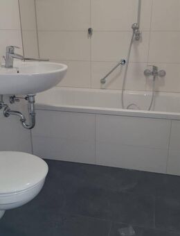 geräumige, renovierte 3-Zi-Whg. in ruhiger Lage mit Balkon - Bad Königshofen (Grabfeld)