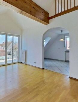 MOOSBURG | Geräumige Galerie-Wohnung mit großem Sonnenbalkon! | Leer und ab sofort beziehbar - Moosburg (Isar)