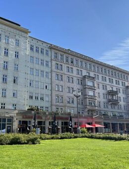 2-Zimmer-Wohnung - Kapitalanlage im denkmalgeschützten Stalinbau mit Erbpacht in Friedrichshain - Berlin