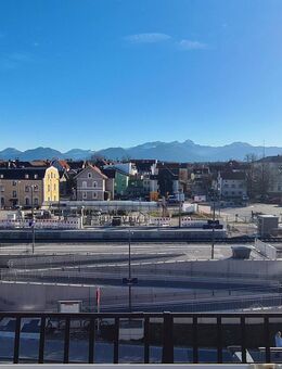 Schöne Dachgeschoss Wohnung in zentraler Lage in Kolbermoor - Kolbermoor