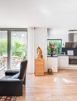 AIGNER - Weitblick am Starnberger See: Moderne Maisonettewohnung mit privaten Garten - Tutzing