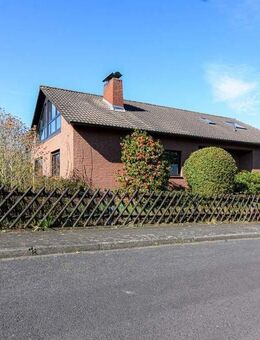 Großzügiges Einfamilienhaus Sommergarten und Garage * 7 Zimmer * 2 Bäder * G-WC * - Bergisch Gladbach