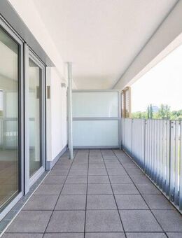 Lichtdurchflutetes Wohngefühl mit moderner Einbauküche, zwei Balkonen & TG-Stellplatz - Frankfurt (Main)