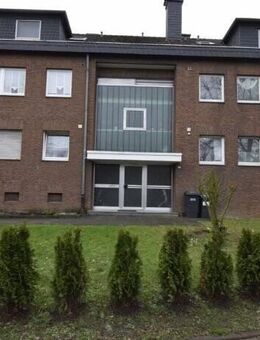 Schöne renovierte 2,5 Raum DG-Wohnung mit Guter Nachbarschaft auf der Kurfürstenstr. in DU-Aldenrade sucht netten Mieter - Duisburg