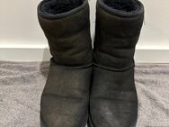 Sehr gern getragene Ugg Boots in schwarz an Liebhaber abzugeben - Dortmund