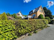 Wohnen mit Blick auf Aue - Einfamilienhaus mit Garage und Terrasse am Zeller Berg - Aue